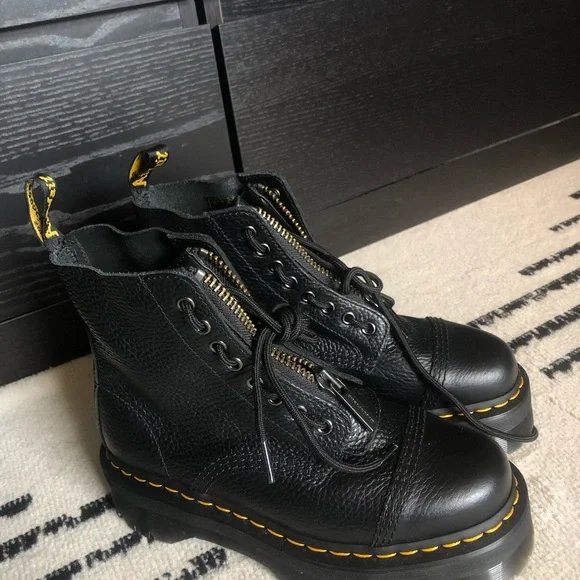 Doc martens combat boots - Picture 3 of 4